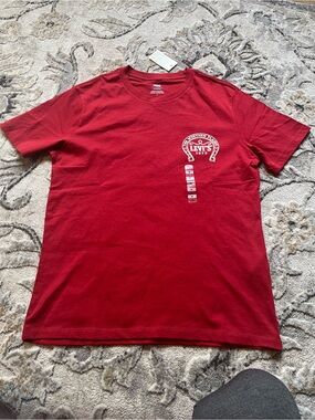 Levi's Red Short Sleeve Crew Neck Tee with Chest Emblem